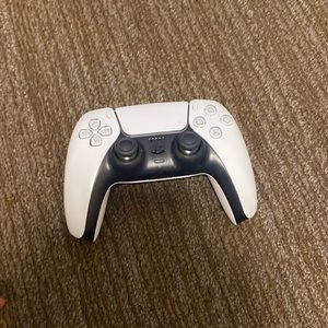 White ps5 controller
